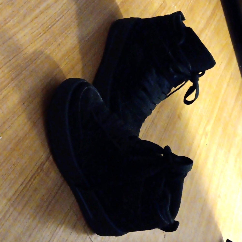 Champion boys shoes